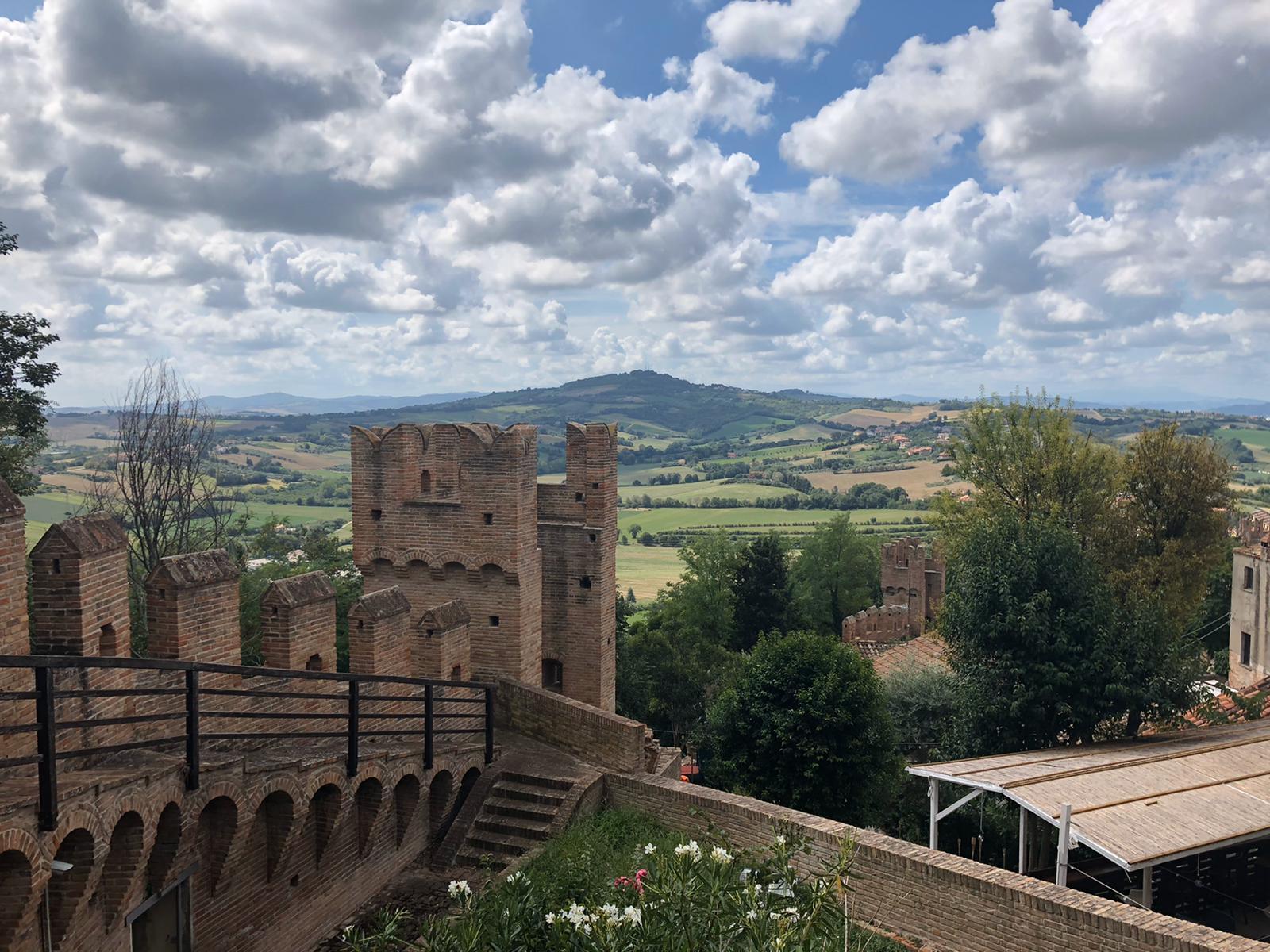 viaggio a Gradara castello esterno