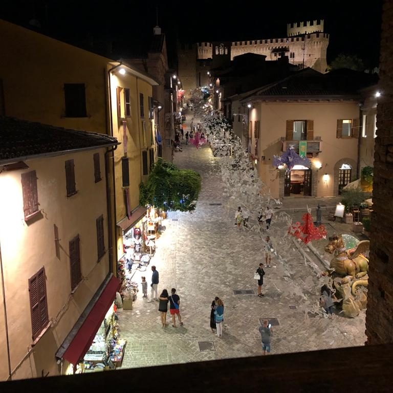 Camminamenti di Ronda notturna castello di Gradara